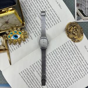 Vintage Silver Tone Timex Womens Watch